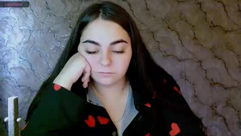 Snapshot of ellies_8 chatting on 10.06.25 Ellie online show from 10.06.25