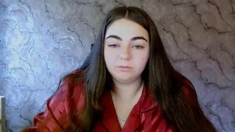 Snapshot of ellies_8 chatting on 10.12.25 Ellie online show from 10.12.25