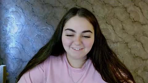 Snapshot of ellies_8 chatting on 10.17.25 Ellie online show from 10.17.25