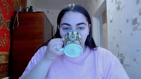 Snapshot of ellies_8 chatting on 03.24.26 Ellie online show from 03.24.26