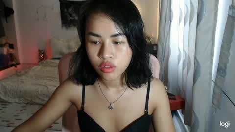 Snapshot of ellieyun chatting on 04.01.26 ellieyun online show from 04.01.26