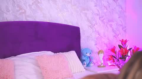 EllinaNuria online show from 02.12.26