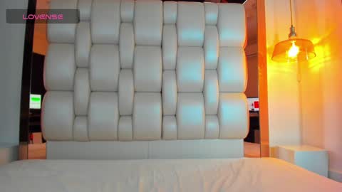 E L L I O T    V E L E Z online show from 02.02.25