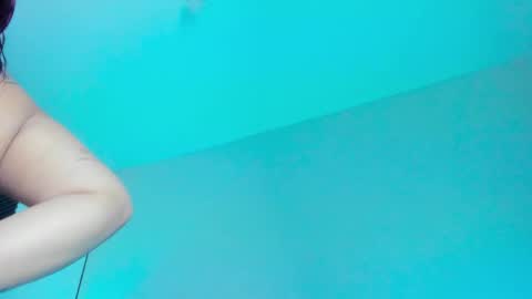 Snapshot of ellope chatting on 10.14.25 Ellope online show from 10.14.25