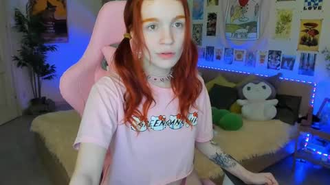 Elly     Fansly  online show from 02.25.25