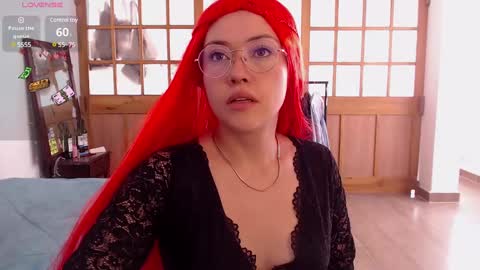 Snapshot of elly_uwuw chatting on 12.11.24 Emy Castro online show from 12.11.24