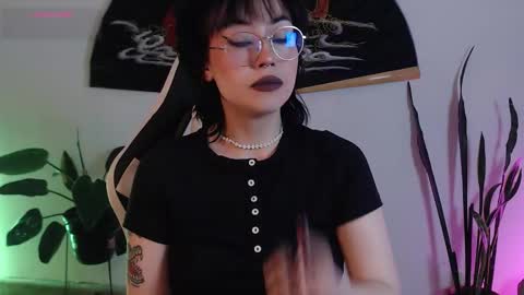 Snapshot of elly_uwuw chatting on 01.10.26 Emy Castro online show from 01.10.26