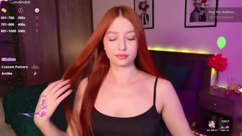 Snapshot of ellypeach chatting on 05.04.26 EllyPeach online show from 05.04.26