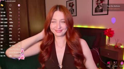 Snapshot of ellypeach chatting on 05.14.26 EllyPeach online show from 05.14.26