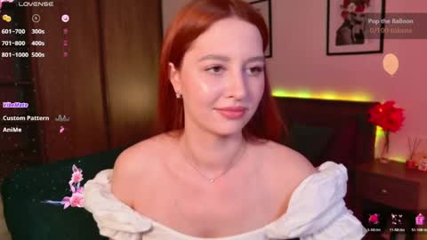 Snapshot of ellypeach chatting on 05.22.26 EllyPeach online show from 05.22.26