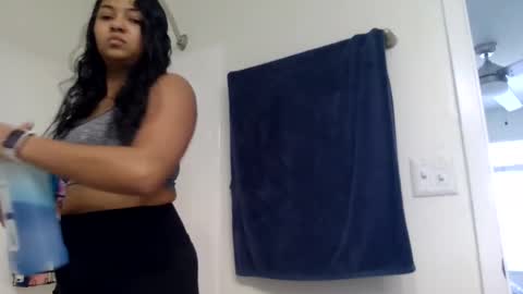 Snapshot of ellysooo chatting on 03.28.26 Elly online show from 03.28.26