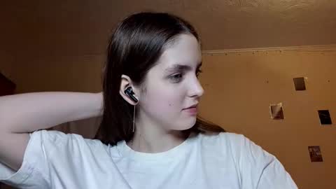 Snapshot of elmeraurora chatting on 02.25.26 Kate online show from 02.25.26