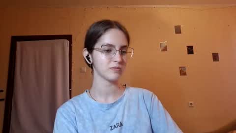 Snapshot of elmeraurora chatting on 06.10.26 Kate online show from 06.10.26