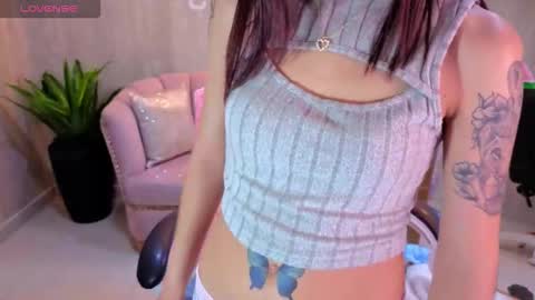 Snapshot of elody_a chatting on 11.19.25 Elody online show from 11.19.25