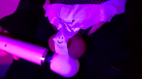 Snapshot of elohgeegee chatting on 12.09.24 lolita online show from 12.09.24