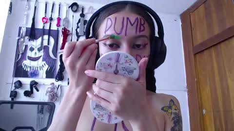 Chelsea  Please help me to reach 100 thumbs up online show from 01.29.25