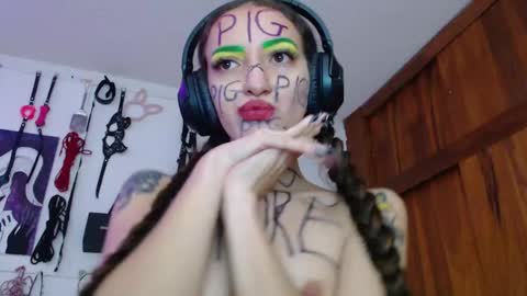 Chelsea  Please help me to reach 100 thumbs up online show from 02.15.25