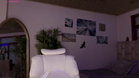 Eloise  . online show from 03.12.26