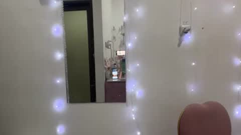 Snapshot of eloisprovino chatting on 07.24.26 Eva online show from 07.24.26