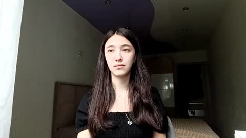 Snapshot of elouisevallian chatting on 07.05.26 Elara online show from 07.05.26