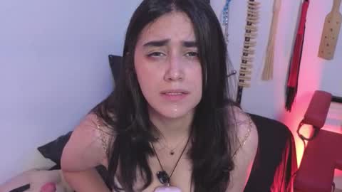 elowen_halley1 online show from 02.04.26