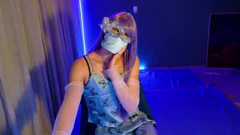 Snapshot of elowenstarshade chatting on 09.24.25 ElowenStarshade online show from 09.24.25