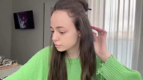 Snapshot of elowynx chatting on 04.08.26 Milana online show from 04.08.26