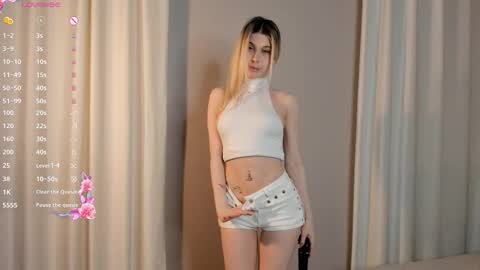 Snapshot of elswythbareford chatting on 10.17.25 Elizabeth online show from 10.17.25