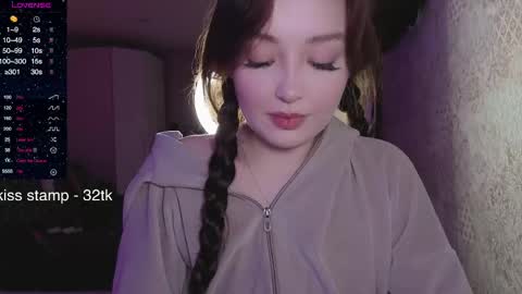 Snapshot of elusive_mia chatting on 06.02.26 Mia 3 online show from 06.02.26