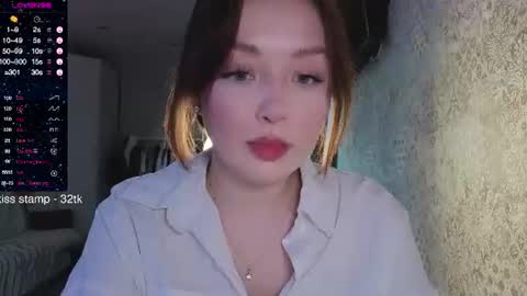 Snapshot of elusive_mia chatting on 06.11.26 Mia 3 online show from 06.11.26