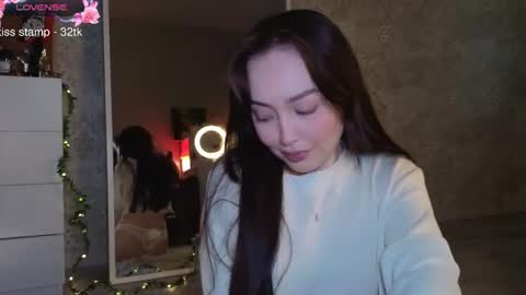 Snapshot of elusive_mia chatting on 06.19.26 Mia 3 online show from 06.19.26