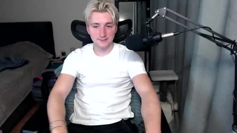 Elvin Vaenight online show from 10.05.25