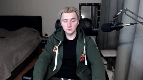 Elvin Vaenight online show from 10.21.25