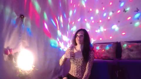 Elisa online show from 04.15.26