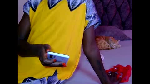 Snapshot of elysey chatting on 09.29.25 Elysey online show from 09.29.25