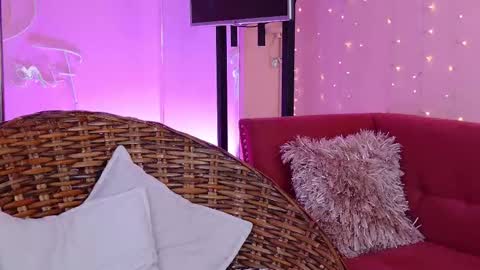 Elysia online show from 12.02.25