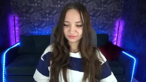 Snapshot of elyslunar_ chatting on 12.27.24 Call me Elis online show from 12.27.24