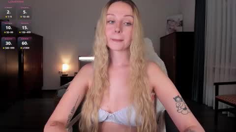 Emilie online show from 10.04.25