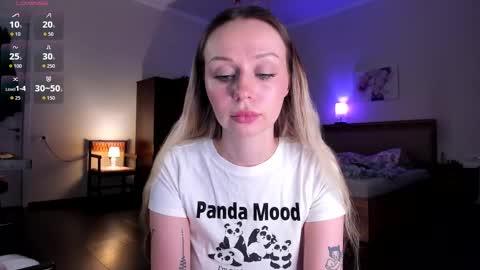 Snapshot of em_emilie chatting on 04.02.26 Emilie online show from 04.02.26
