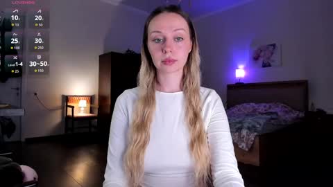 Snapshot of em_emilie chatting on 04.03.26 Emilie online show from 04.03.26