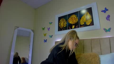 Snapshot of ema_garciaa chatting on 10.02.25 ema garcia online show from 10.02.25