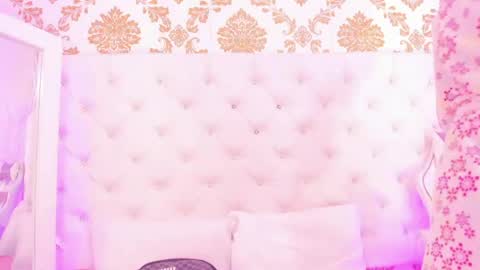 Snapshot of ema_lambert chatting on 04.23.26 Ema Lambert online show from 04.23.26