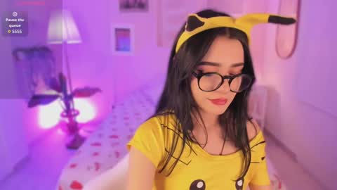 Snapshot of ema_soul chatting on 09.25.25 emma soul online show from 09.25.25