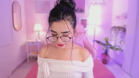 Snapshot of ema_soul chatting on 11.18.25 emma soul online show from 11.18.25