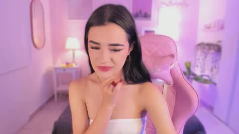 Snapshot of ema_soul chatting on 11.19.25 emma soul online show from 11.19.25