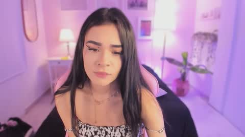 Snapshot of ema_soul chatting on 11.21.25 emma soul online show from 11.21.25