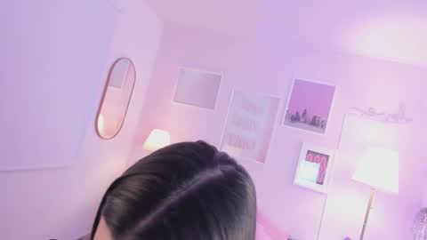 Snapshot of ema_soul chatting on 12.17.25 emma soul online show from 12.17.25