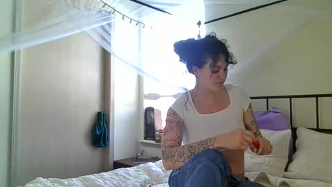 EmberLoads online show from 01.13.25