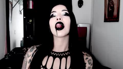 Emerald Black online show from 12.18.25