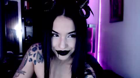 Snapshot of emearld_black chatting on 06.13.26 Emerald Black online show from 06.13.26